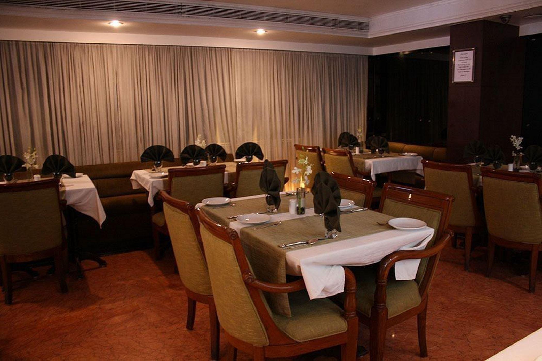 โรงแรมบาวา อินเตอร์เนชั่นนอล มุมไบ ร้านอาหาร รูปภาพ